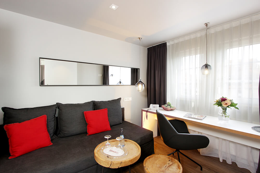 Hotelzimmer mit Schlafcouch