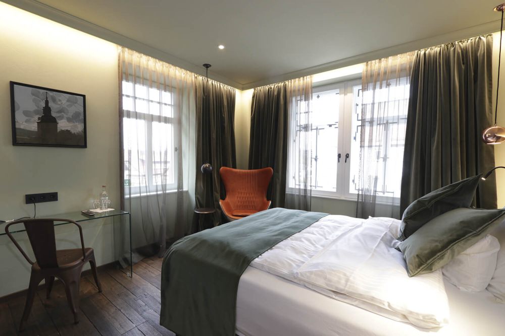 Modernes Zimmer im Reinhardts Hotel