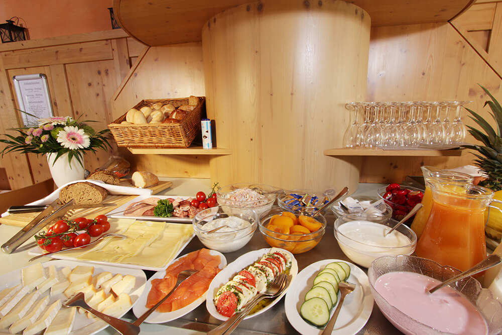 Frühstücksbuffet im Hotel Reichsadler in Buchen